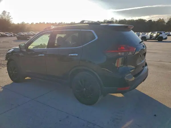 5N1AT2MV0JC754136 2018 NISSAN ROGUE - Image 2
