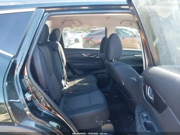 5N1AT2MV0JC754928 2018 NISSAN ROGUE - Image 8