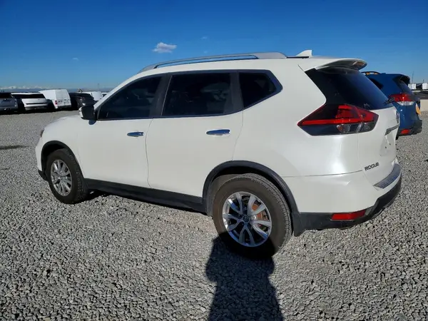 5N1AT2MV0JC757988 2018 NISSAN ROGUE - Image 2