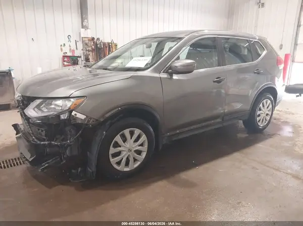 5N1AT2MV0JC762656 2018 NISSAN ROGUE - Image 2