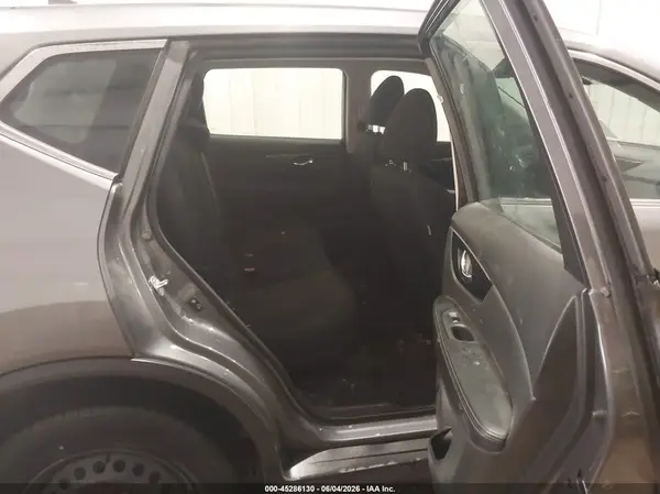 5N1AT2MV0JC762656 2018 NISSAN ROGUE - Image 8