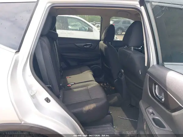 5N1AT2MV0JC769073 2018 NISSAN ROGUE - Image 8
