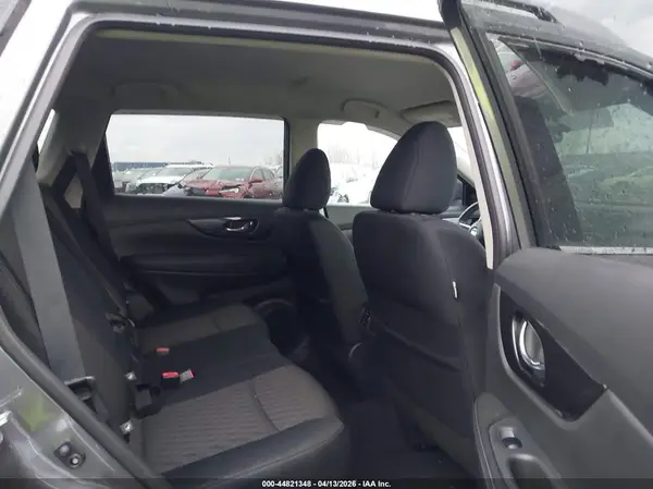 5N1AT2MV0JC770336 2018 NISSAN ROGUE - Image 8