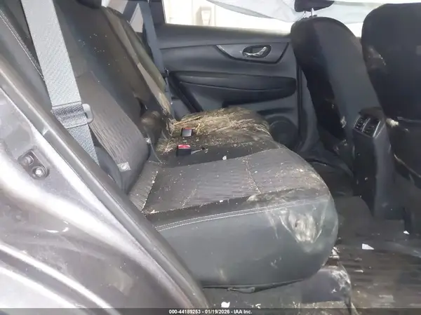 5N1AT2MV0JC770384 2018 NISSAN ROGUE - Image 8