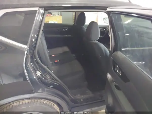 5N1AT2MV0JC770532 2018 NISSAN ROGUE - Image 8