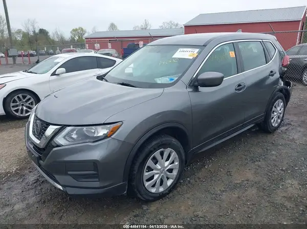5N1AT2MV0JC771065 2018 NISSAN ROGUE - Image 2