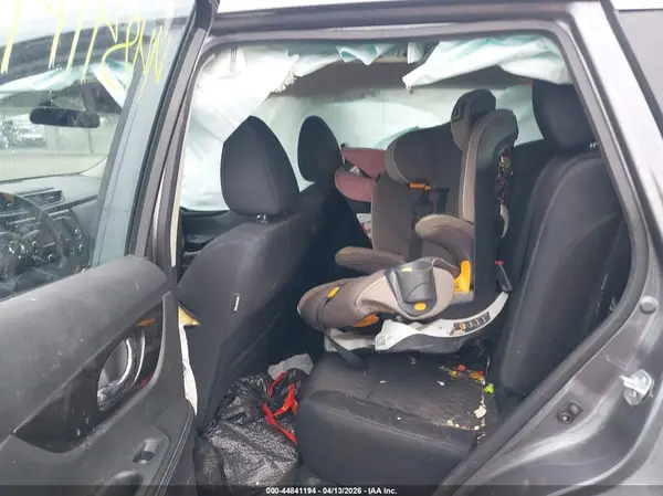 5N1AT2MV0JC771065 2018 NISSAN ROGUE - Image 8