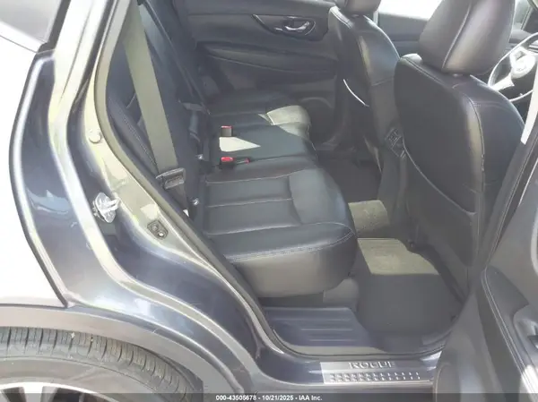 5N1AT2MV0JC776900 2018 NISSAN ROGUE - Image 8