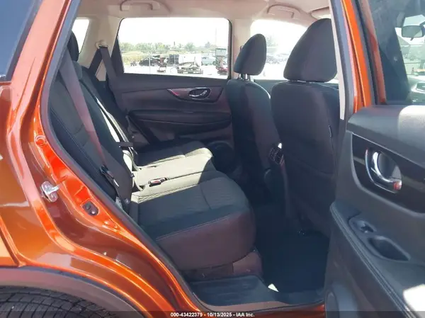 5N1AT2MV0JC785175 2018 NISSAN ROGUE - Image 8