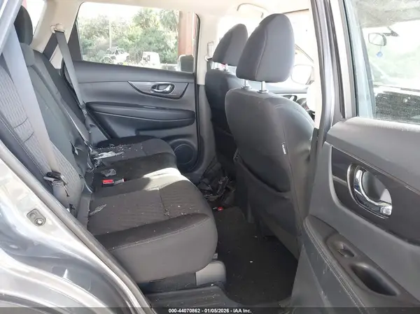 5N1AT2MV0JC786424 2018 NISSAN ROGUE - Image 8