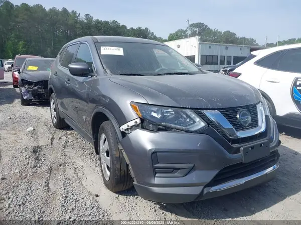 5N1AT2MV0JC790277 2018 NISSAN ROGUE - Image 1