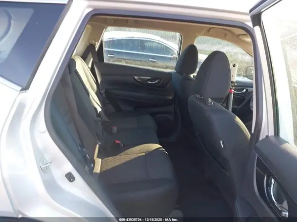 5N1AT2MV0JC791008 2018 NISSAN ROGUE - Image 8