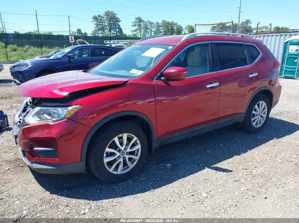 5N1AT2MV0JC792675 2018 NISSAN ROGUE - Image 2
