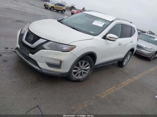 5N1AT2MV0JC793583 2018 NISSAN ROGUE - Image 2