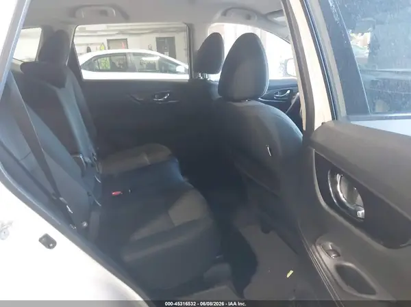 5N1AT2MV0JC794880 2018 NISSAN ROGUE - Image 8