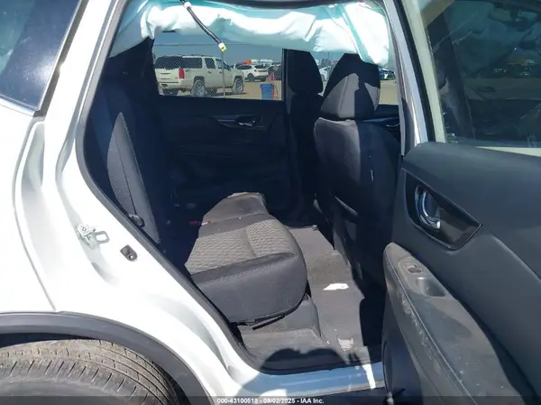 5N1AT2MV0JC797410 2018 NISSAN ROGUE - Image 8