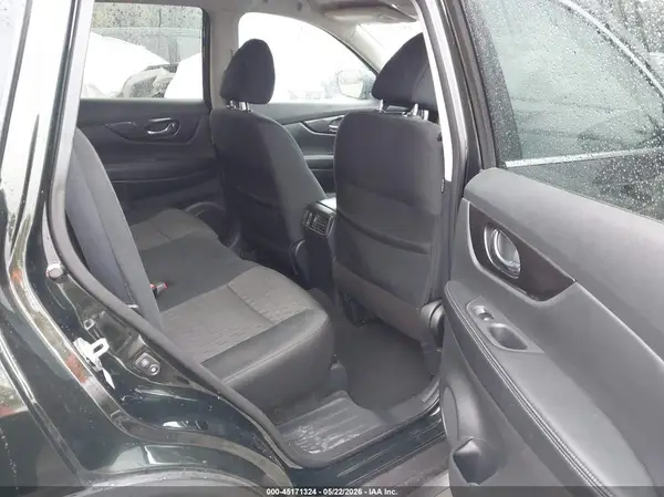 5N1AT2MV0JC803447 2018 NISSAN ROGUE - Image 8