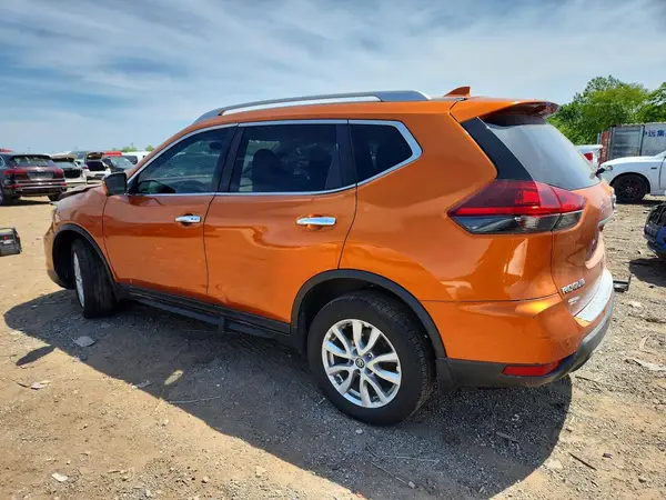 5N1AT2MV0JC806039 2018 NISSAN ROGUE - Image 2