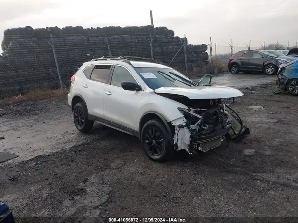5N1AT2MV0JC806428 2018 NISSAN ROGUE - Image 1