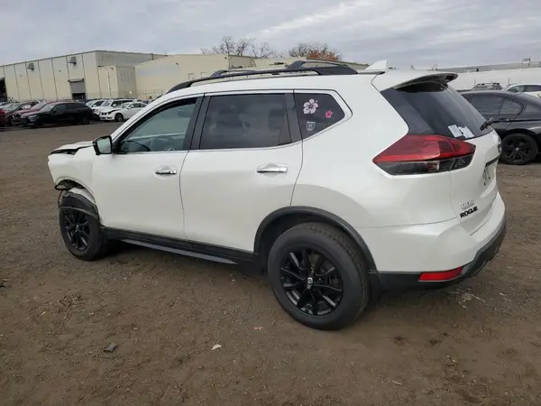 5N1AT2MV0JC808163 2018 NISSAN ROGUE - Image 2