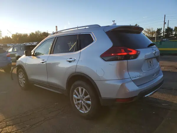 5N1AT2MV0JC809586 2018 NISSAN ROGUE - Image 2