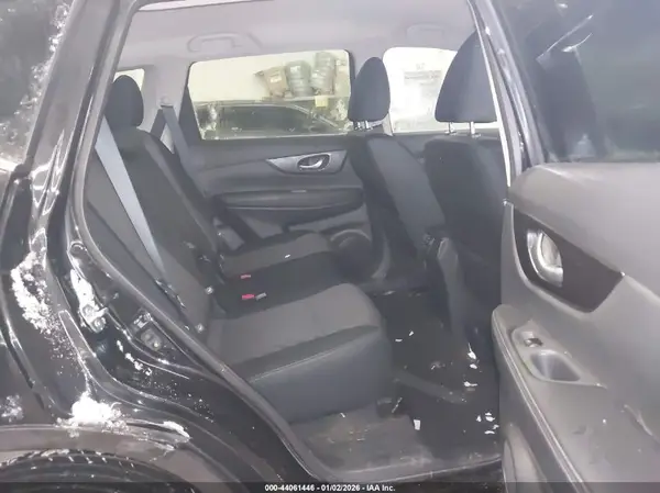 5N1AT2MV0JC810589 2018 NISSAN ROGUE - Image 8
