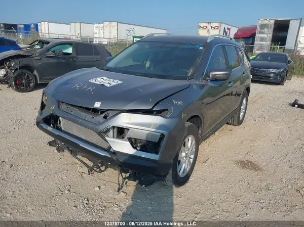 5N1AT2MV0JC813184 2018 NISSAN ROGUE - Image 2