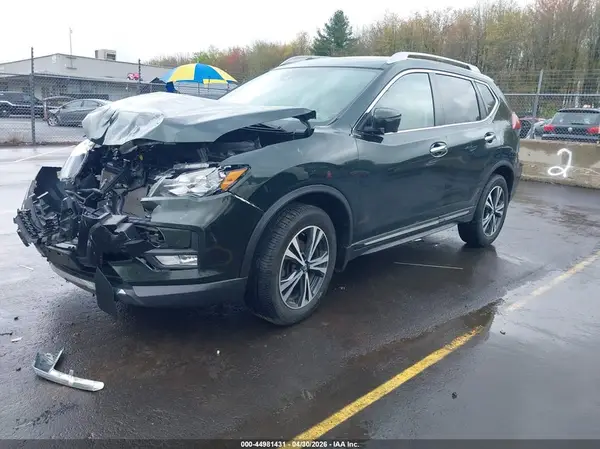 5N1AT2MV0JC815663 2018 NISSAN ROGUE - Image 2