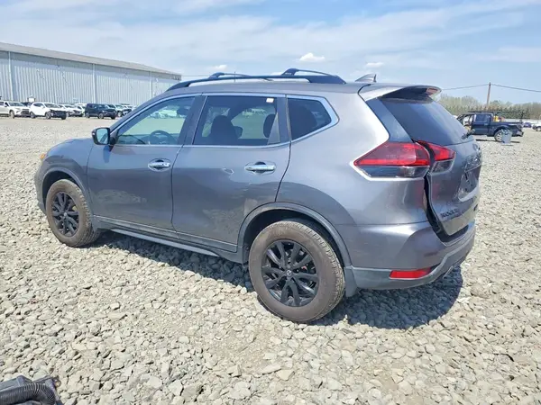 5N1AT2MV0JC815940 2018 NISSAN ROGUE - Image 2