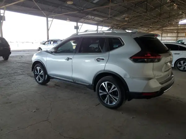 5N1AT2MV0JC816845 2018 NISSAN ROGUE - Image 2