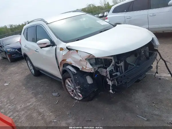 5N1AT2MV0JC828493 2018 NISSAN ROGUE - Image 1