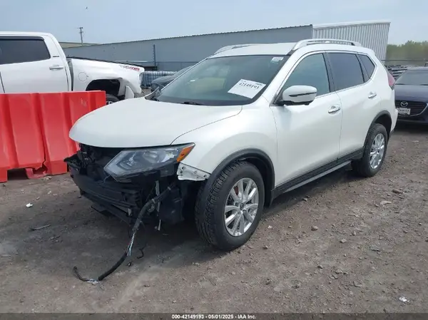 5N1AT2MV0JC828493 2018 NISSAN ROGUE - Image 2
