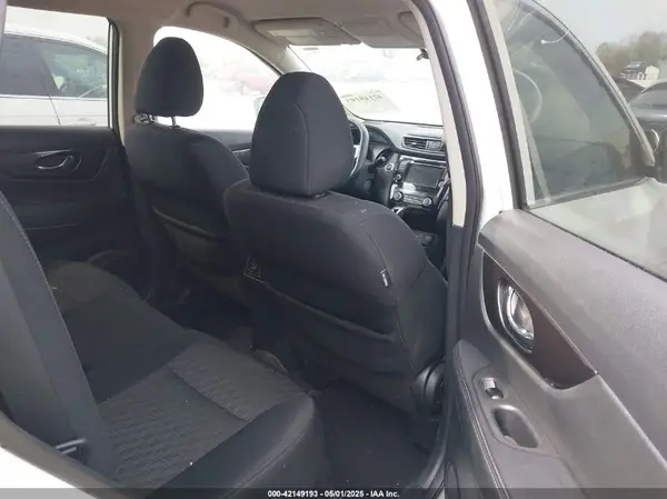 5N1AT2MV0JC828493 2018 NISSAN ROGUE - Image 8
