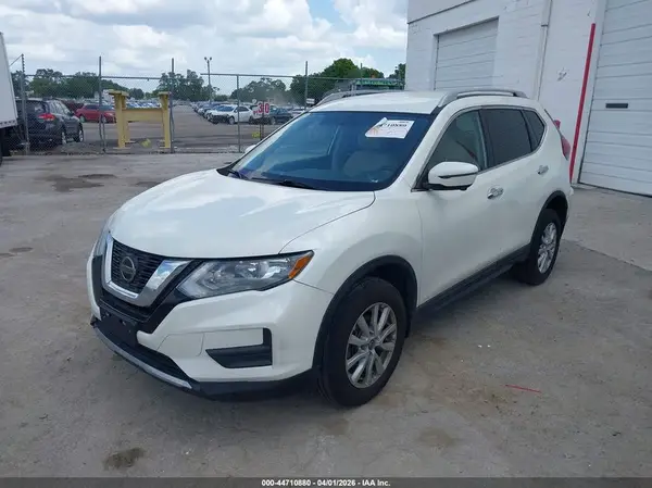 5N1AT2MV0JC836349 2018 NISSAN ROGUE - Image 2