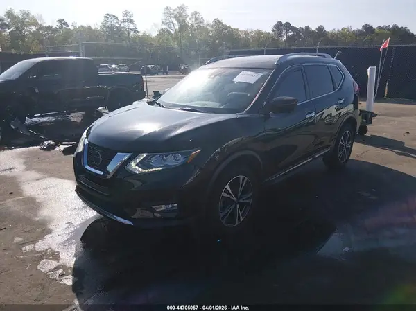 5N1AT2MV0JC843964 2018 NISSAN ROGUE - Image 2