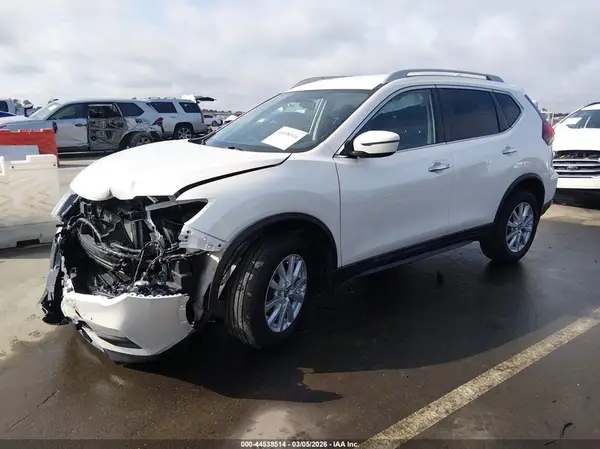 5N1AT2MV0JC847867 2018 NISSAN ROGUE - Image 2