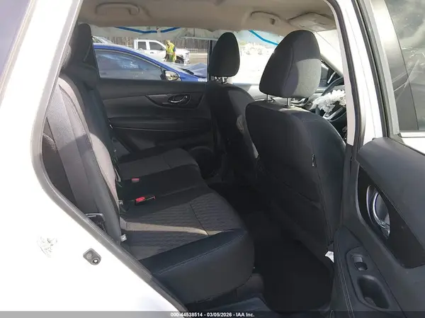 5N1AT2MV0JC847867 2018 NISSAN ROGUE - Image 8