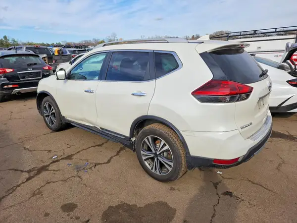 5N1AT2MV0JC852311 2018 NISSAN ROGUE - Image 2