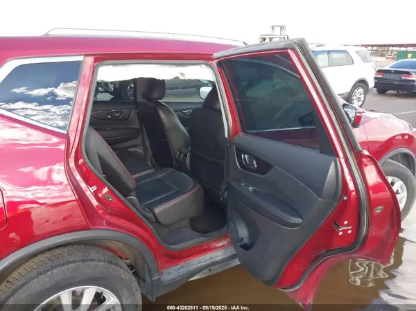 5N1AT2MV0JC852518 2018 NISSAN ROGUE - Image 8