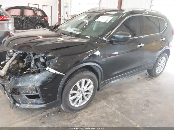 5N1AT2MV0KC710056 2019 NISSAN ROGUE - Image 2