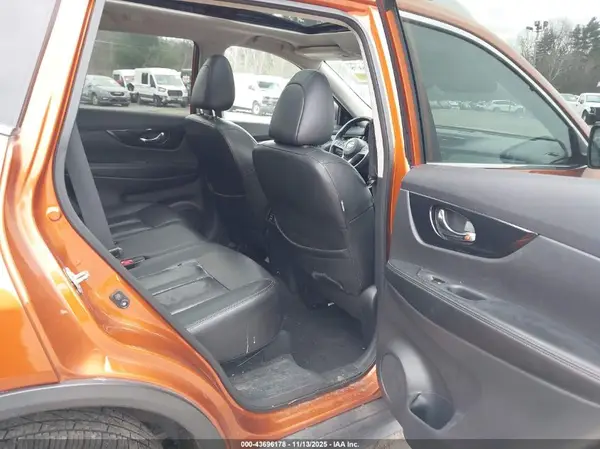 5N1AT2MV0KC711403 2019 NISSAN ROGUE - Image 8