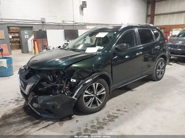5N1AT2MV0KC725592 2019 NISSAN ROGUE - Image 2