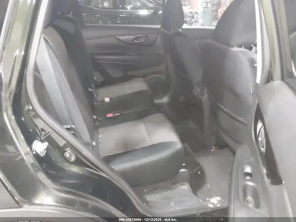 5N1AT2MV0KC725592 2019 NISSAN ROGUE - Image 8