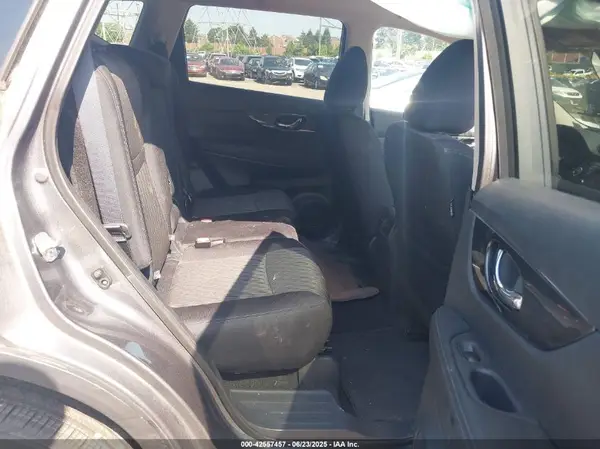 5N1AT2MV0KC768068 2019 NISSAN ROGUE - Image 8