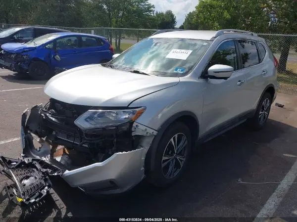 5N1AT2MV0KC827569 2019 NISSAN ROGUE - Image 2