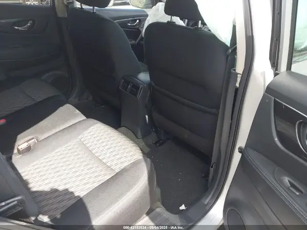 5N1AT2MV0KC827569 2019 NISSAN ROGUE - Image 8
