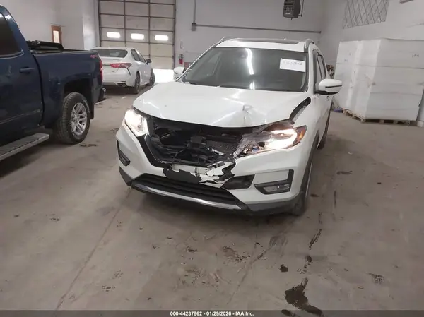 5N1AT2MV0KC838801 2019 NISSAN ROGUE - Image 2
