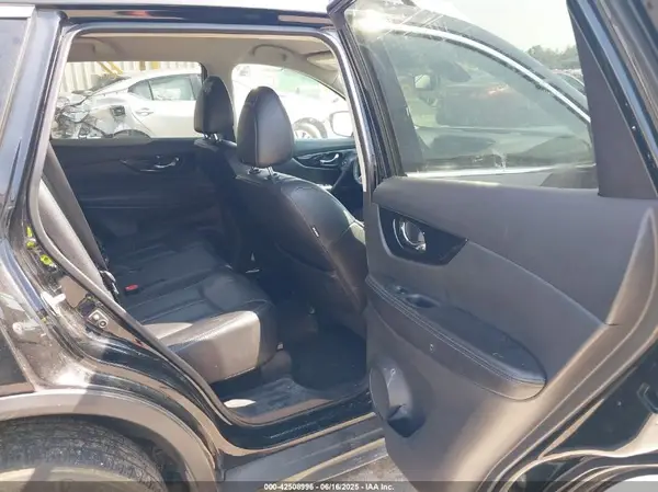 5N1AT2MV0KC844288 2019 NISSAN ROGUE - Image 8