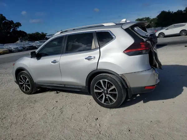 5N1AT2MV0LC715629 2020 NISSAN ROGUE - Image 2