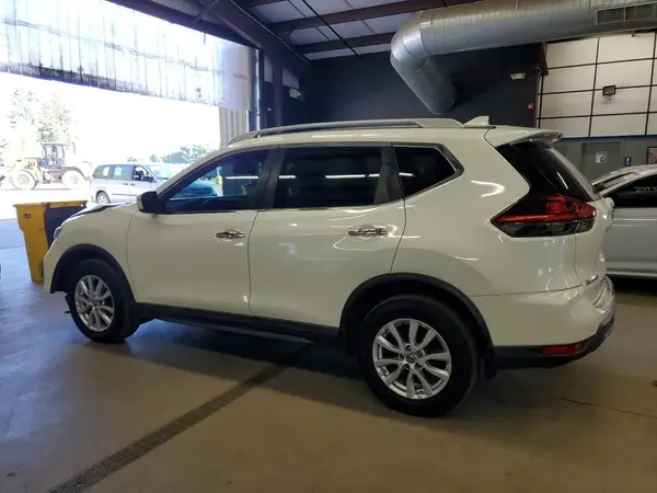 5N1AT2MV0LC724945 2020 NISSAN ROGUE - Image 2